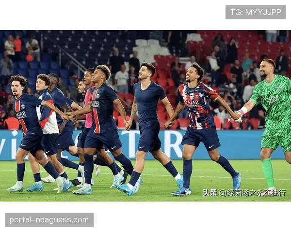 半场：巴黎圣日耳曼0-1暂落后南特，埃基蒂克失单刀