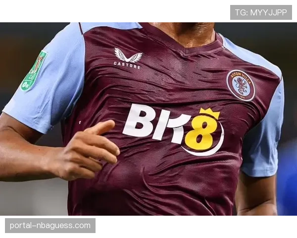 雨中激战：那不勒斯对阵亚特兰大，球员球衣完全湿透紧贴身体