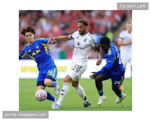 曼联重建过程与年轻球员培养策略